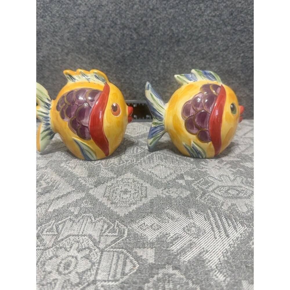 Tabletops Tropical Fish Salt & Pepper Shakers Hand Painted Ceramic Colorful